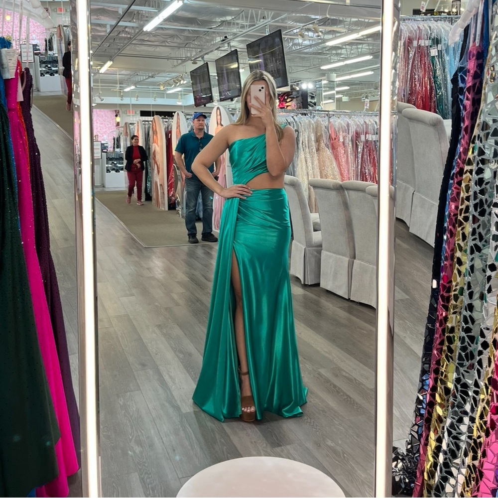 Green Sherri Hill Prom/Pageant Gown